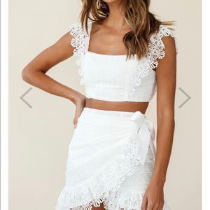 Selfie Leslie-Sonnet Lace Crop Top white